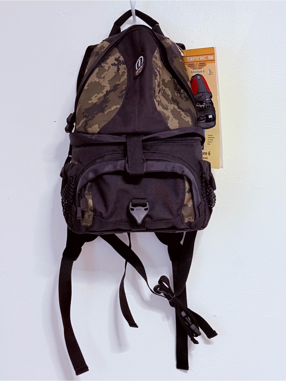 Tamrac 5547 Adventure 6 Backpack (Camouflage) New with tags!